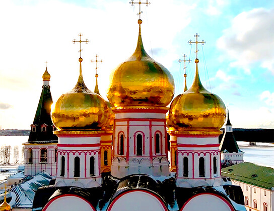 Новогодние сокровища двух городов: Валдай и Великий Новгород