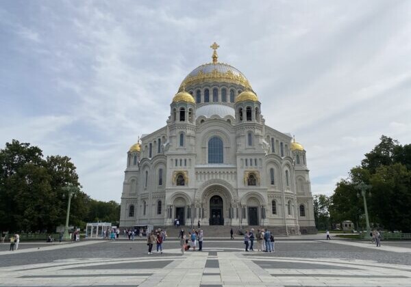 По следам морской славы: экскурсия из Петербурга в Кронштадт + прогулка на теплоходе