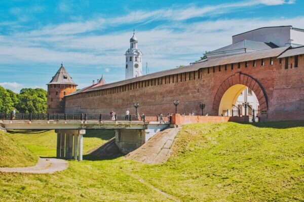 Древние города и крепости: Новгород, Псков, Изборск, Печоры