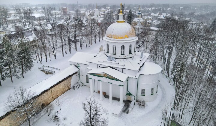 Волшебный Новый Год: Псков, Печоры и Пушкинские горы