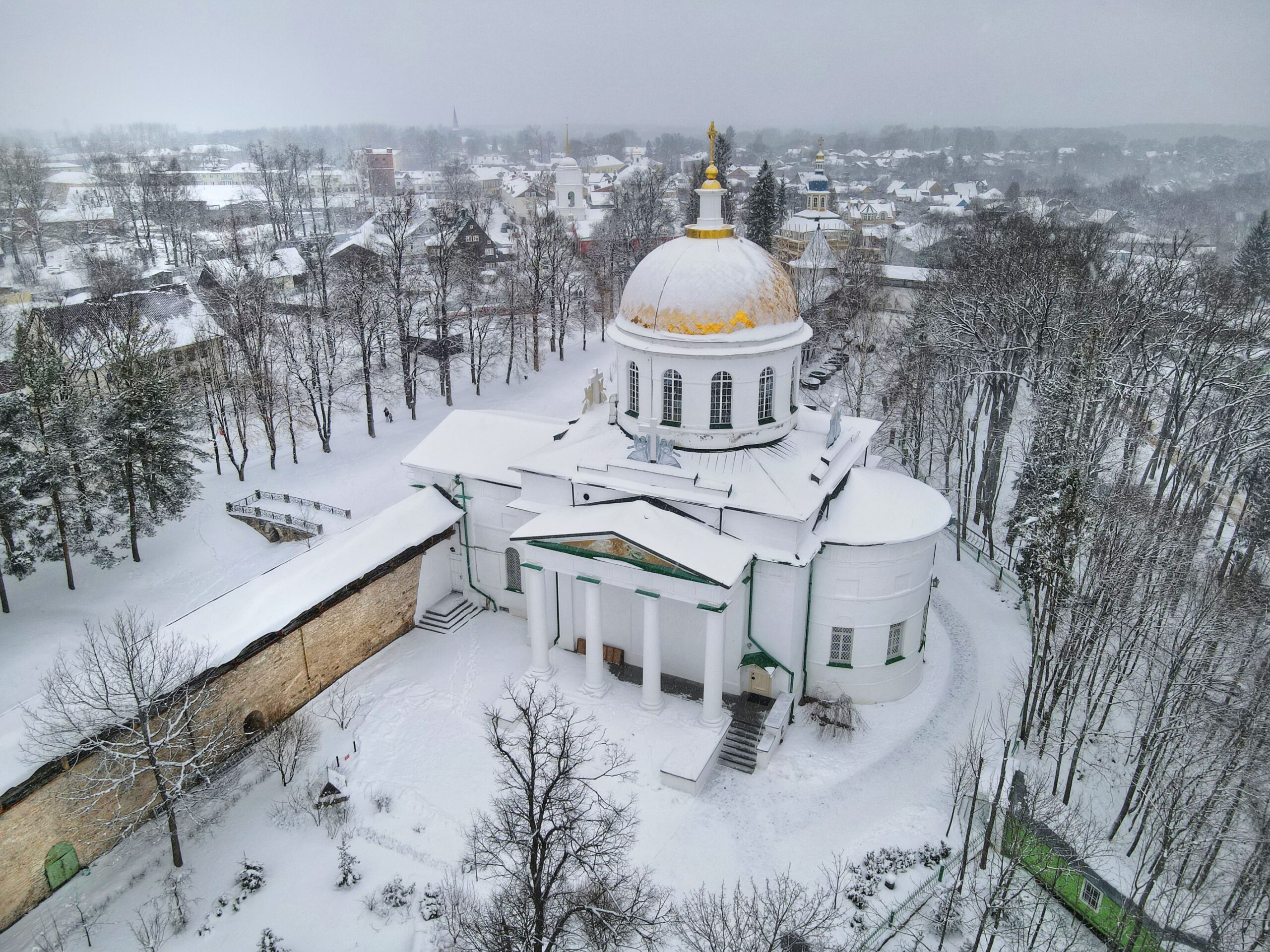 Волшебный Новый Год: Псков, Печоры и Пушкинские горы