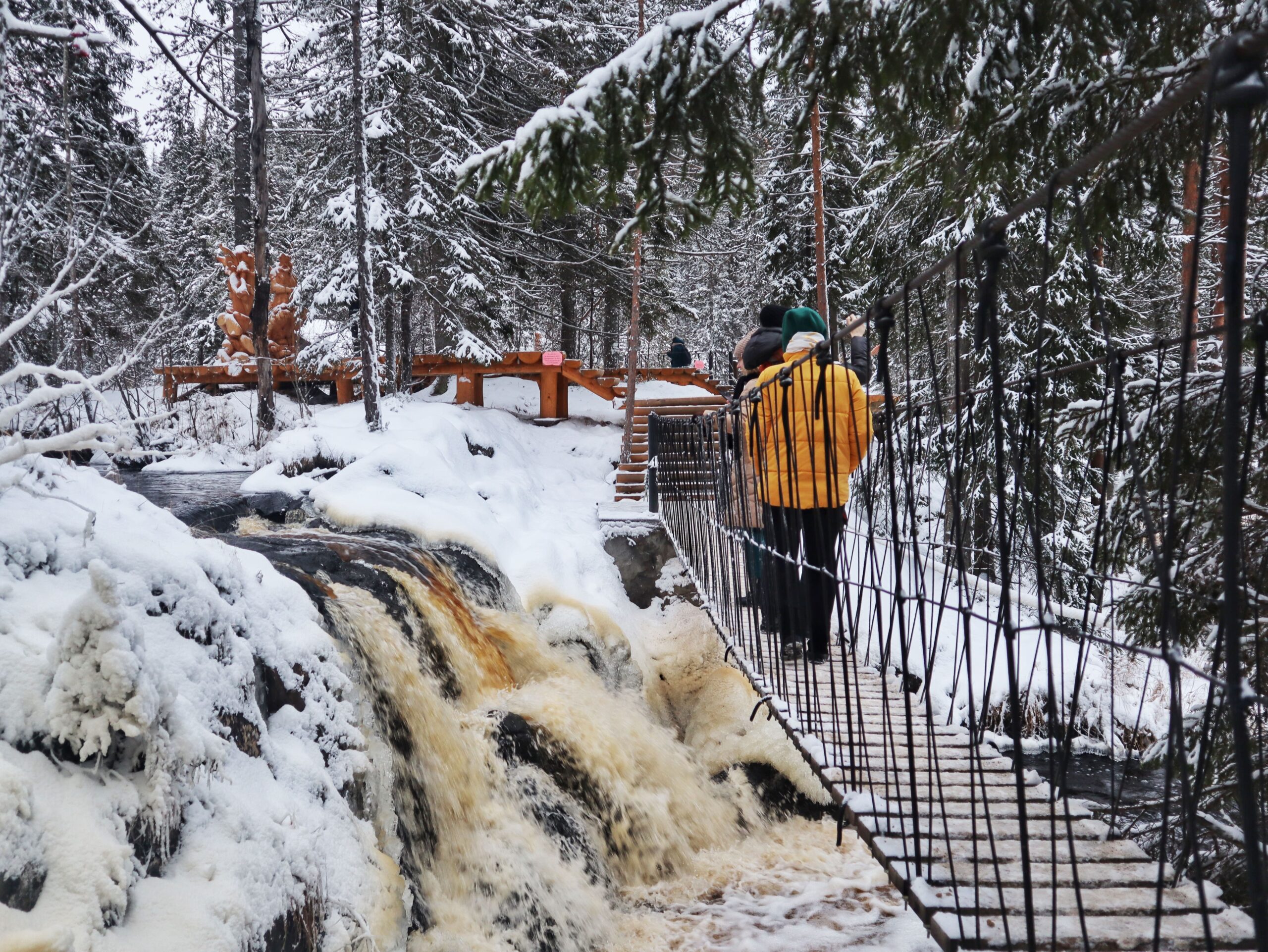 Новогодняя Карелия за 1 день: Рускеала, хаски, водопады